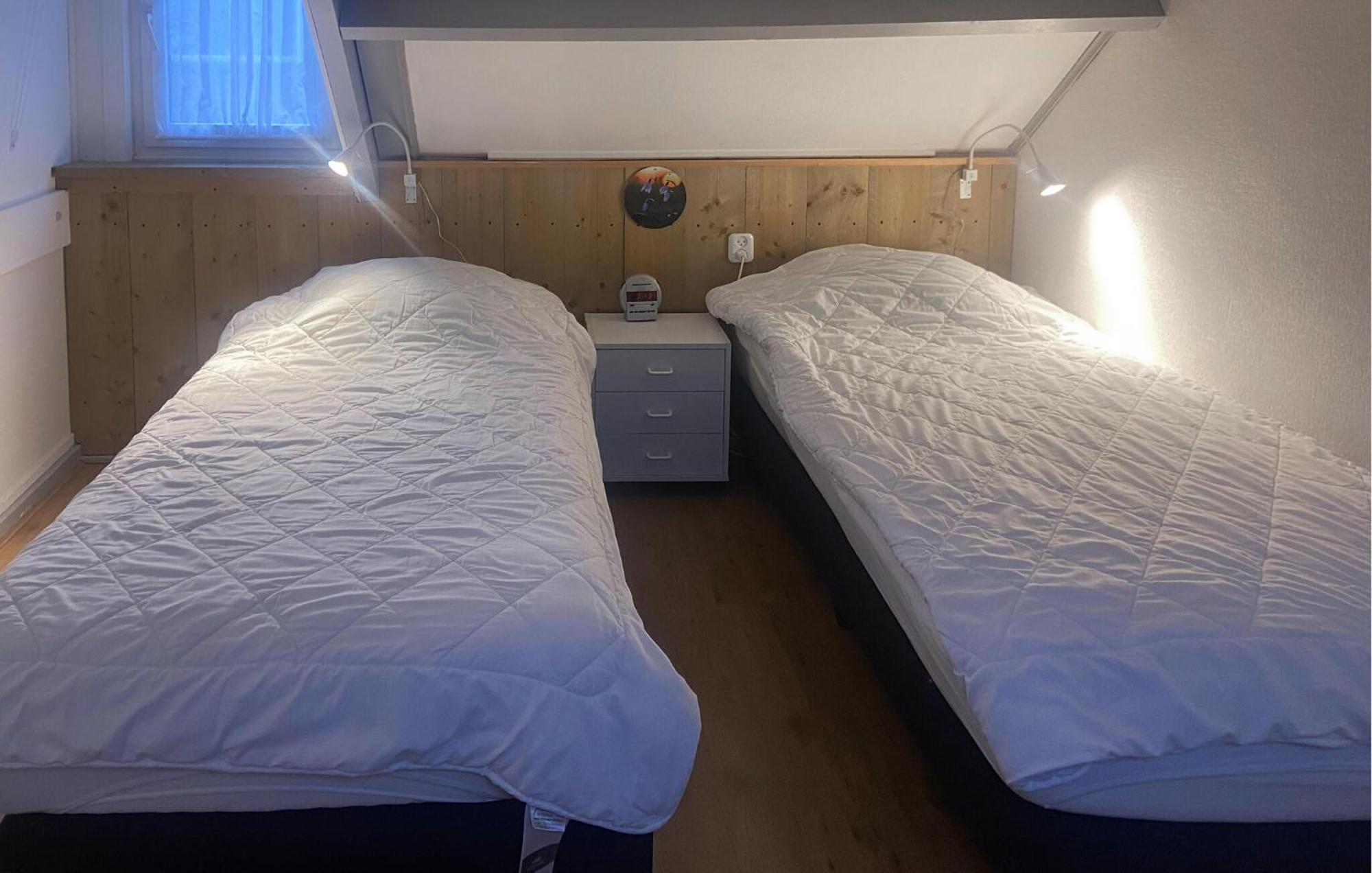 Vakantiehuis In With 2 Bedrooms&wifi Egmond aan Zee